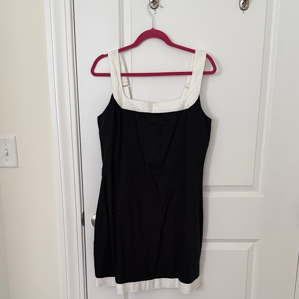 Abercrombie & Fitch Black and White Mini Dress Linen (large tall)